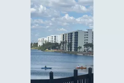 109 Lake Emerald #105, Oakland Park, FL 33309 - Photo 3