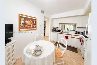 1151 SW 128th #206D, Pembroke Pines, FL 33027 - Photo 11