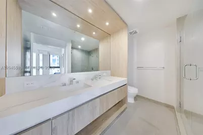 11 NE 6th #3209, Miami, FL 33132 - Photo 9