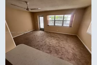 391 Windsor Q, West Palm Beach, FL 33417 - Photo 5