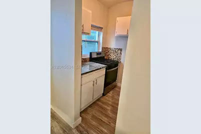 215 30th #22, Miami Beach, FL 33140 - Photo 7