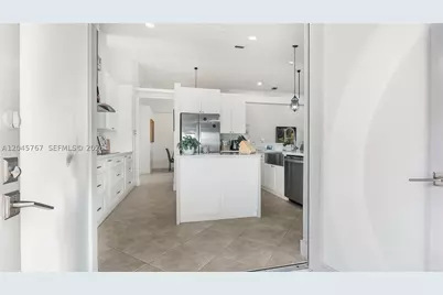 123 SW 164th, Pembroke Pines, FL 33027 - Photo 19