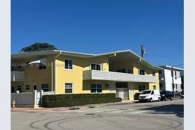 8101 Abbott #17, Miami Beach, FL 33141 - Photo 13