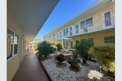 8101 Abbott #17, Miami Beach, FL 33141 - Photo 15
