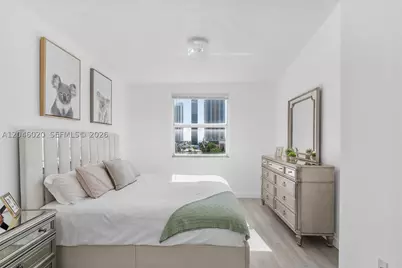 17100 N Bay #1717, Sunny Isles Beach, FL 33160 - Photo 19
