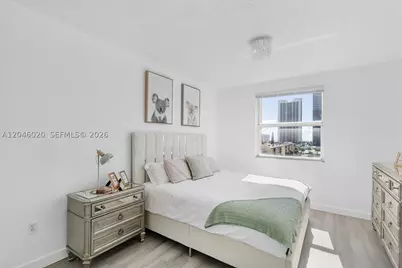 17100 N Bay #1717, Sunny Isles Beach, FL 33160 - Photo 17