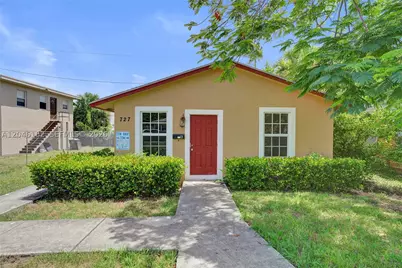 727 22nd #B, West Palm Beach, FL 33407 - Photo 1
