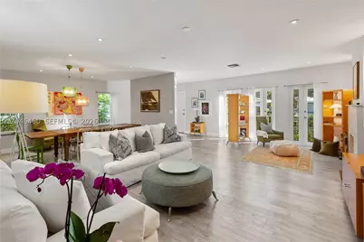 737 Alhambra, Coral Gables, FL 33134 - Photo 19