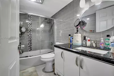 20515 E Country Club #2147, Aventura, FL 33180 - Photo 11