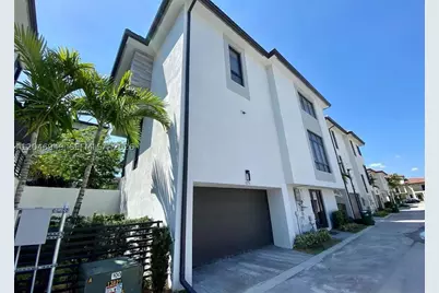 8256 NW 48th, Doral, FL 33166 - Photo 3