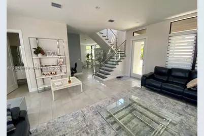 8256 NW 48th, Doral, FL 33166 - Photo 5