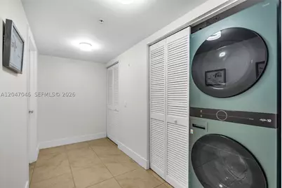 41 SE 5th #908, Miami, FL 33131 - Photo 19