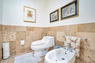 1455 Ocean #904, Miami Beach, FL 33139 - Photo 23