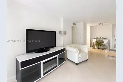 8870 Fontainebleau #106, Miami, FL 33172 - Photo 3