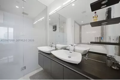 200 Biscayne Boulevard #5110, Miami, FL 33131 - Photo 31