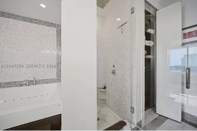 200 Biscayne Boulevard #5110, Miami, FL 33131 - Photo 33