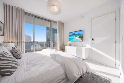 200 Biscayne Boulevard #5110, Miami, FL 33131 - Photo 25