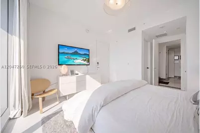 200 Biscayne Boulevard #5110, Miami, FL 33131 - Photo 27