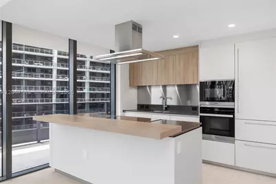 1000 Brickell #4015, Miami, FL 33131 - Photo 11