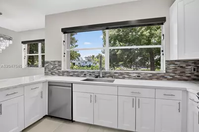 12410 SW 1st, Plantation, FL 33325 - Photo 15