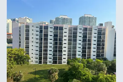 17011 N Bay #816, Sunny Isles Beach, FL 33160 - Photo 3
