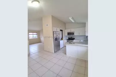 17318 NW 74th #202, Hialeah, FL 33015 - Photo 5