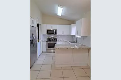 17318 NW 74th #202, Hialeah, FL 33015 - Photo 3