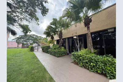 9101 Sunrise Lakes #215, Sunrise, FL 33322 - Photo 45