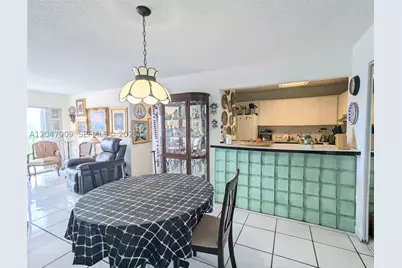 9140 Fontainebleau #504, Miami, FL 33172 - Photo 3