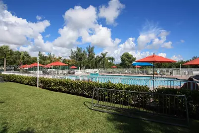 1595 Seagrape #-, Hollywood, FL 33019 - Photo 31