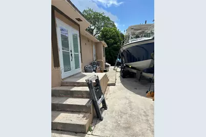 128 SW 11th, Miami, FL 33130 - Photo 3