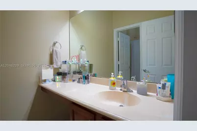 5808 Hampton Hills, Tamarac, FL 33321 - Photo 17
