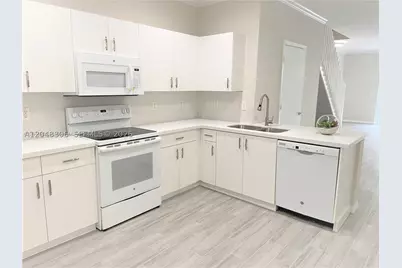2174 N Ensenada, Weston, FL 33327 - Photo 3