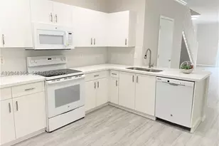 2174 N Ensenada, Weston, FL 33327 - Photo 3