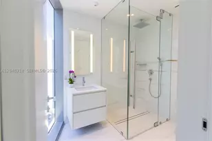 300 Biscayne Blvd, Miami, FL 33131 - Photo 21