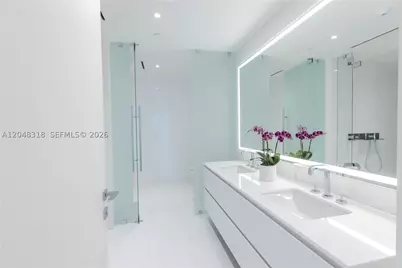 300 Biscayne Blvd #2702, Miami, FL 33131 - Photo 15