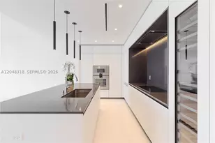 300 Biscayne Blvd, Miami, FL 33131 - Photo 9