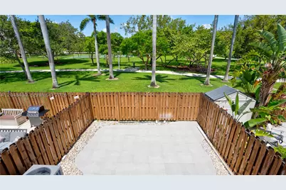 933 NE 24th #169, Hallandale, FL 33009 - Photo 45