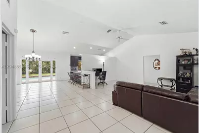 10623 NW 7th, Coral Springs, FL 33071 - Photo 5