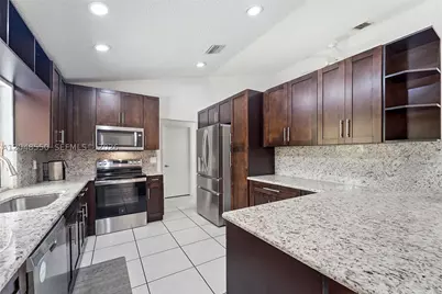 10623 NW 7th, Coral Springs, FL 33071 - Photo 11