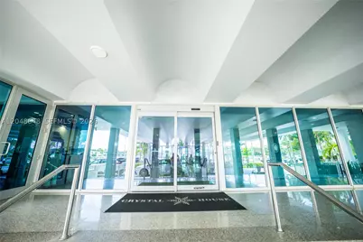 5055 Collins #14H, Miami Beach, FL 33140 - Photo 1