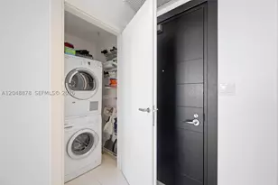 200 Biscayne Blvd, Miami, FL 33131 - Photo 7