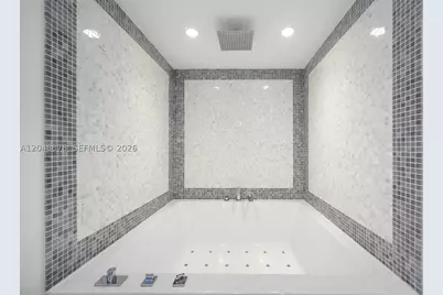200 Biscayne Boulevard #4314, Miami, FL 33131 - Photo 13