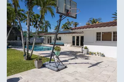20235 Highland Lakes, Miami, FL 33179 - Photo 21
