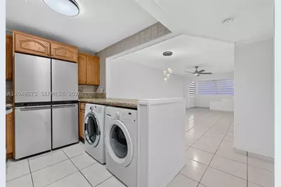 10300 Coral #C25, Miami, FL 33165 - Photo 3