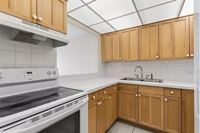 10425 SW 112th #302, Miami, FL 33176 - Photo 5
