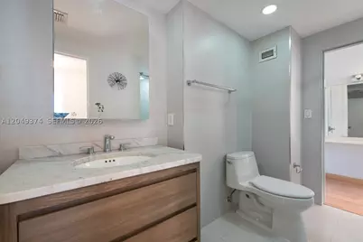 800 West #631, Miami Beach, FL 33139 - Photo 11