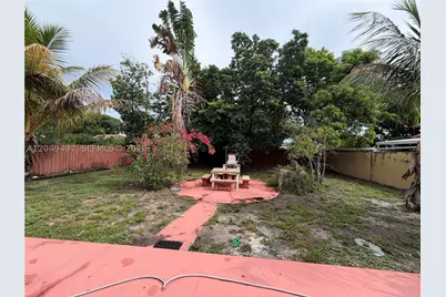 1061 E 20th, Hialeah, FL 33013 - Photo 15