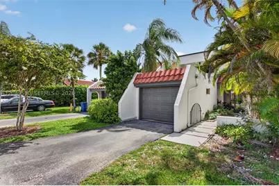 365 Fern #7-2, Weston, FL 33326 - Photo 1
