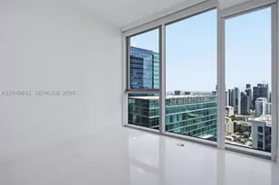 300 Biscayne Blvd, Miami, FL 33131 - Photo 13